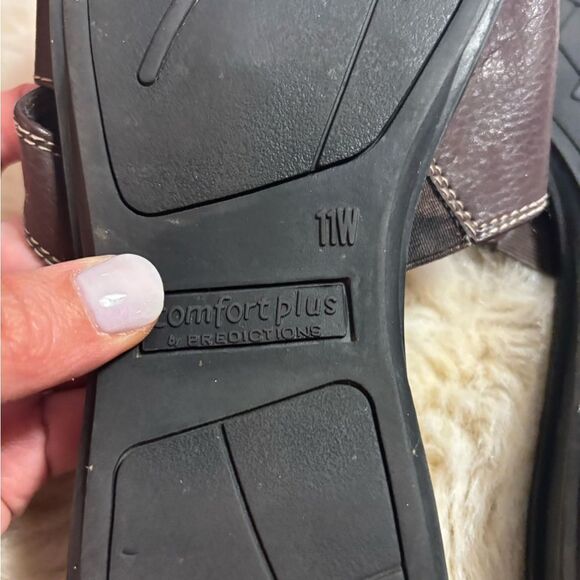 Comfort Plus by Predictions Brown Slide Sandals size 11W - Picture 5 of 5